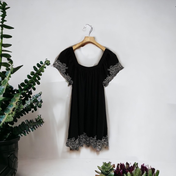 FOREVER 21 Black Mini Dress Embroidered Detail Deep Back Sz M - Picture 3 of 6